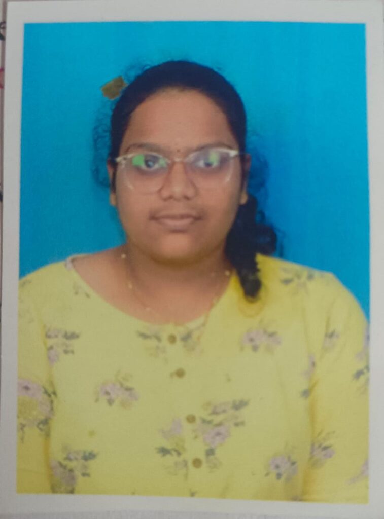 యానాం రీజియన్ టాపర్ గా కామిశెట్టి వీరప్రదీప్తి 