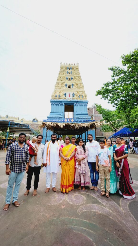 సింహాచలం అప్పన్నను దర్శించుకున్న అరుకు ఎంపీ దంపతులు