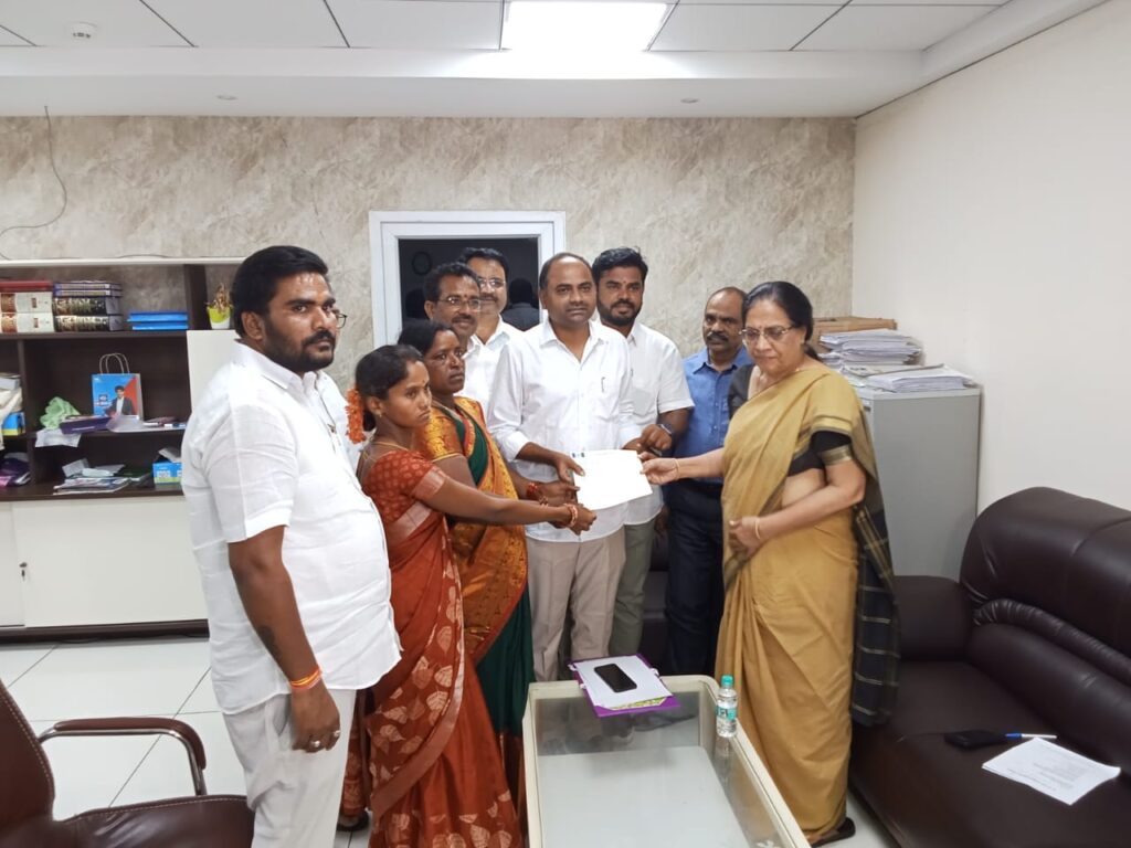 రాష్ట్ర ఎన్నికల కమిషనర్ నీలం సాహ్ని గారిని కలిసిన యర్రగొండపాలెం ఎమ్మెల్యే తాటిపర్తి చంద్రశేఖర్ 