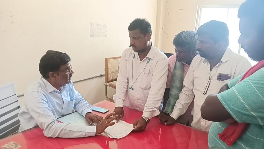 మున్సిపల్ కార్మికులకు ప్రతినెల 5వ తేదీ లోపు జీతాలు చెల్లించాలి