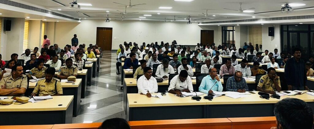 అధికారులు ప్రభుత్వ టార్గెట్లను పూర్తి చేయాలి…