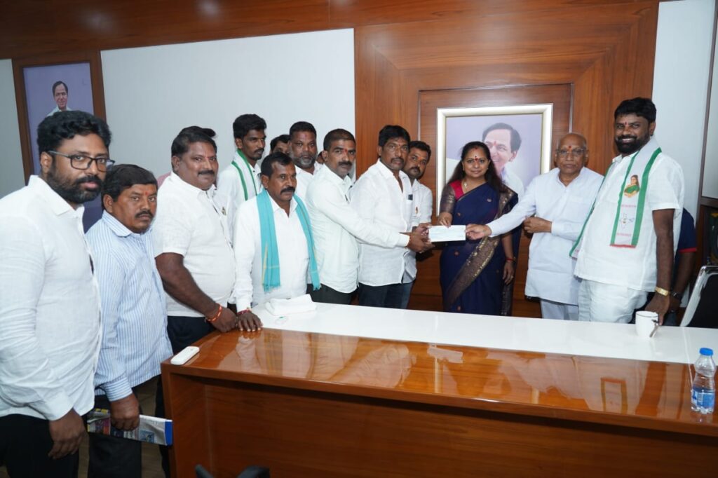 ఆలయ నిర్మాణానికి ఎమ్మెల్సీ కవిత చేతుల మీదుగా విరాళం…