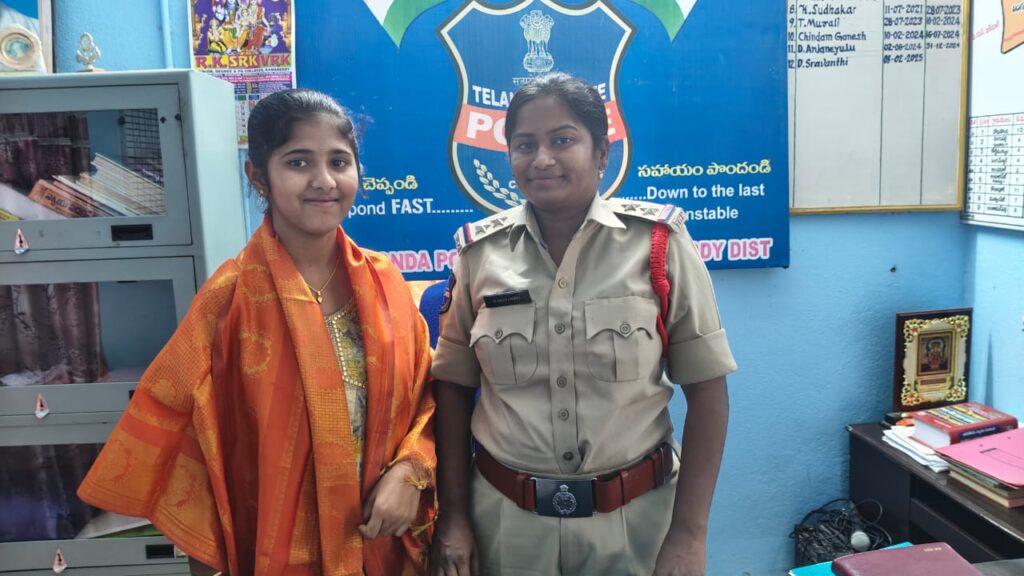 జీవితంలో ఒక మైలురాయిని ఎంచుకొని ఉన్నత స్థాయిలో స్థిరపడాలి. -ఎస్సై డి. స్రవంతి 