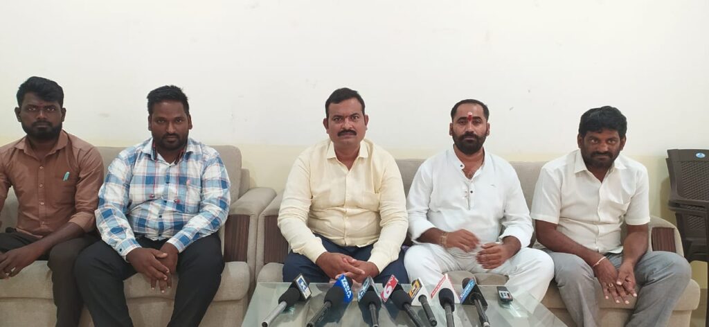 పాక్ ప్రభుత్వం ఉగ్రవాదులను ప్రోత్సహించడం సరికాదు 