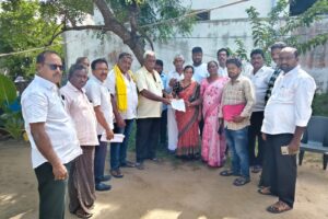 చెరుకుపల్లి టౌన్ అధ్యక్షులు సొంటి సుబ్బారావు గారి ఆధ్వర్యంలో కొత్త పెన్షన్లు పంపిణీ 