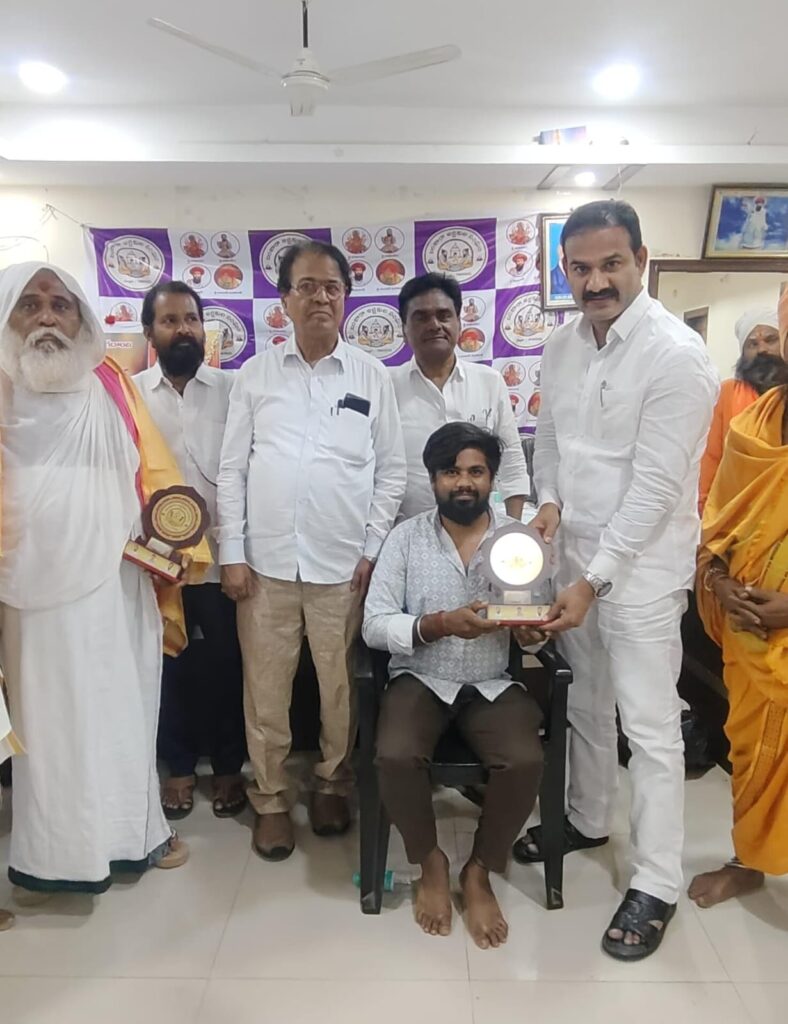 తెలంగాణ అసెంబ్లీ ఉప సభాపతి రామచంద్ర నాయక్ ను కలిసిన బంజారా ప్రేమ్ సింగ్…