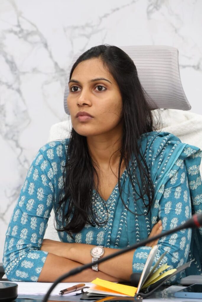 భారీ వర్షాల నేపథ్యంలో సంగారెడ్డి జిల్లా కలెక్టర్ హెచ్చరిక