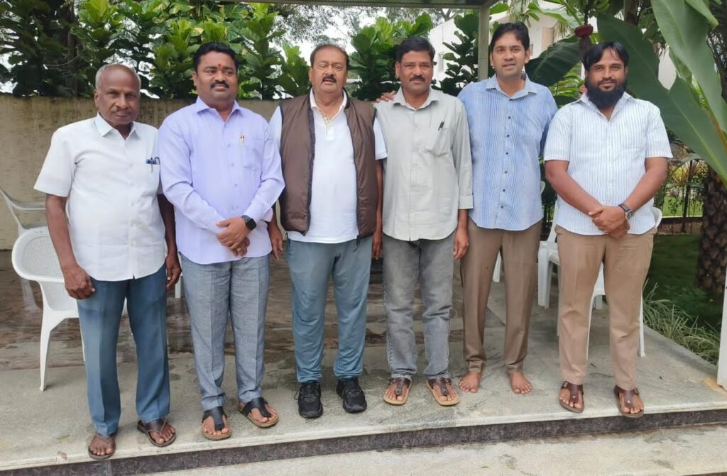 షబ్బీర్ ఆలీని కలిసిన కాంగ్రెస్ నాయకులు …