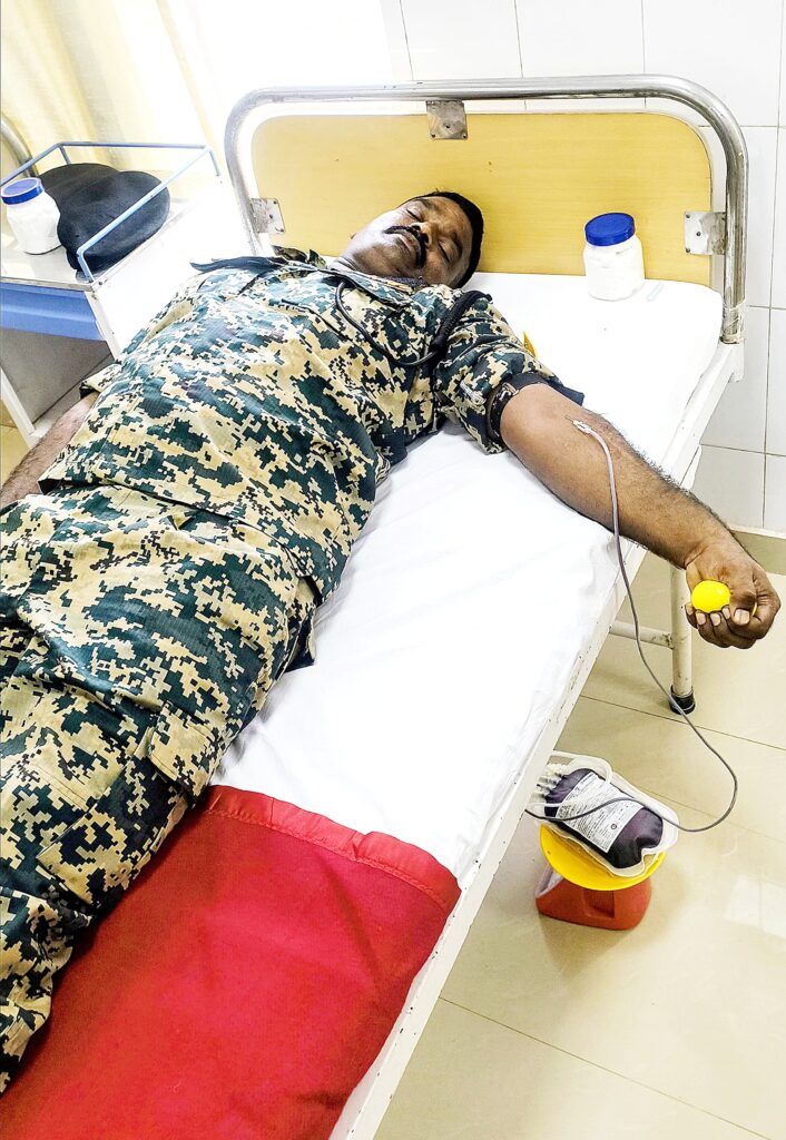 దేశ రక్షణ చేయడంతో పాటు రక్తదానం చేయడం అభినందనీయం..