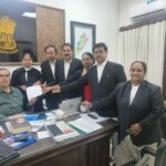న్యాయవాద వృత్తిలో యువతకు భరోసా కల్పించండి: కలెక్టర్‌కు వినతిపత్రం అందజేసిన విశాఖపట్నం బార్ అసోసియేషన్.